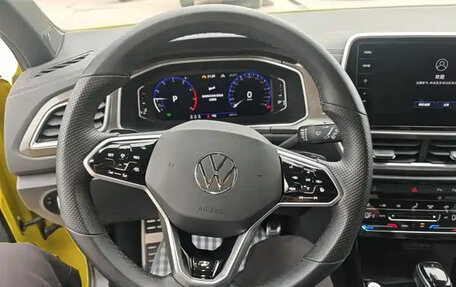 Volkswagen T-Roc I, 2023 год, 2 165 555 рублей, 13 фотография