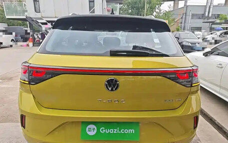Volkswagen T-Roc I, 2023 год, 2 165 555 рублей, 2 фотография