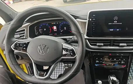 Volkswagen T-Roc I, 2023 год, 2 165 555 рублей, 16 фотография