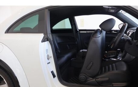 Volkswagen Beetle, 2019 год, 1 400 000 рублей, 15 фотография