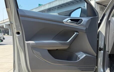 Volkswagen T-Cross I, 2021 год, 1 680 000 рублей, 9 фотография
