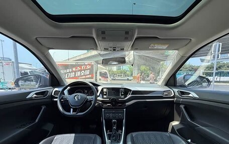 Volkswagen T-Cross I, 2021 год, 1 680 000 рублей, 13 фотография
