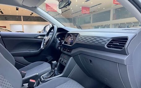 Volkswagen T-Cross I, 2023 год, 1 560 000 рублей, 9 фотография