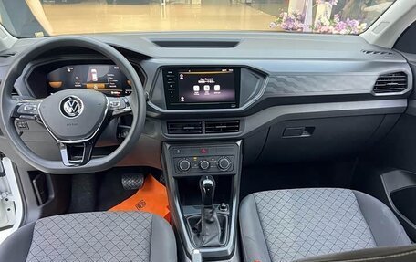 Volkswagen T-Cross I, 2023 год, 1 560 000 рублей, 13 фотография
