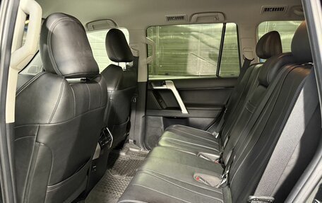 Toyota Land Cruiser Prado 150 рестайлинг 2, 2018 год, 4 299 800 рублей, 6 фотография