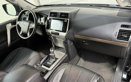 Toyota Land Cruiser Prado 150 рестайлинг 2, 2018 год, 4 299 800 рублей, 3 фотография