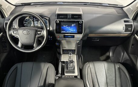 Toyota Land Cruiser Prado 150 рестайлинг 2, 2018 год, 4 299 800 рублей, 9 фотография