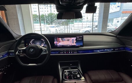 BMW 7 серия, 2023 год, 11 700 000 рублей, 17 фотография