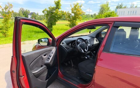 Hyundai ix35 I рестайлинг, 2010 год, 900 000 рублей, 10 фотография
