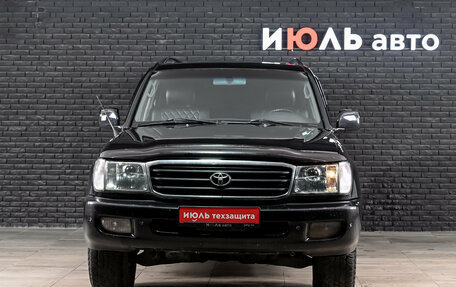 Toyota Land Cruiser 100 рестайлинг 2, 2002 год, 1 900 000 рублей, 2 фотография