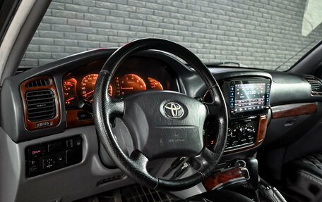 Toyota Land Cruiser 100 рестайлинг 2, 2002 год, 1 900 000 рублей, 11 фотография