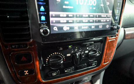 Toyota Land Cruiser 100 рестайлинг 2, 2002 год, 1 900 000 рублей, 16 фотография