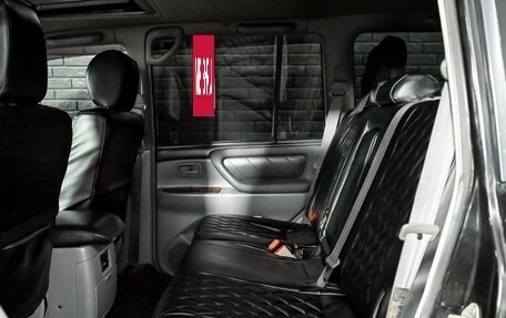 Toyota Land Cruiser 100 рестайлинг 2, 2002 год, 1 900 000 рублей, 19 фотография