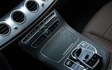 Mercedes-Benz E-Класс, 2020 год, 4 300 000 рублей, 19 фотография