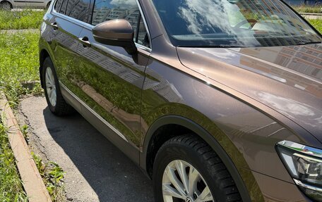 Volkswagen Tiguan II, 2017 год, 1 970 000 рублей, 3 фотография