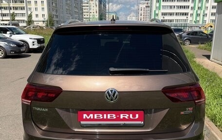 Volkswagen Tiguan II, 2017 год, 1 970 000 рублей, 2 фотография
