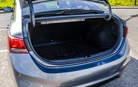 Hyundai Solaris II рестайлинг, 2017 год, 1 100 000 рублей, 23 фотография