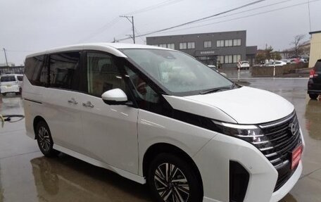 Nissan Serena, 2023 год, 2 500 000 рублей, 3 фотография