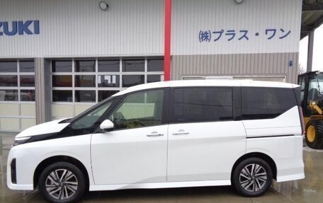 Nissan Serena, 2023 год, 2 500 000 рублей, 7 фотография