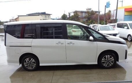 Nissan Serena, 2023 год, 2 500 000 рублей, 6 фотография
