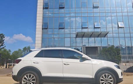 Volkswagen T-Roc I, 2023 год, 1 892 000 рублей, 4 фотография
