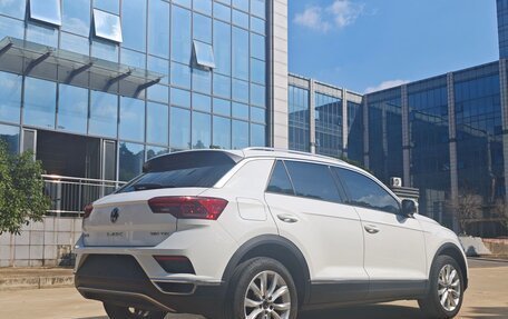 Volkswagen T-Roc I, 2023 год, 1 892 000 рублей, 5 фотография