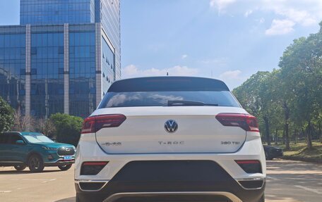 Volkswagen T-Roc I, 2023 год, 1 892 000 рублей, 6 фотография