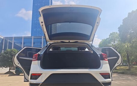 Volkswagen T-Roc I, 2023 год, 1 892 000 рублей, 18 фотография