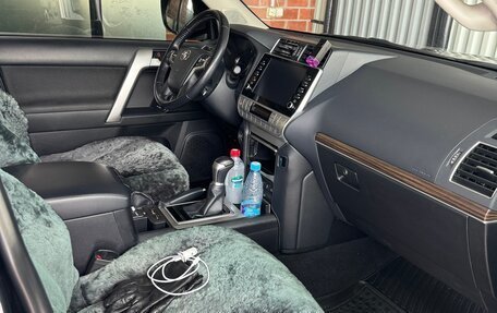 Toyota Land Cruiser Prado 150 рестайлинг 2, 2021 год, 6 500 000 рублей, 5 фотография