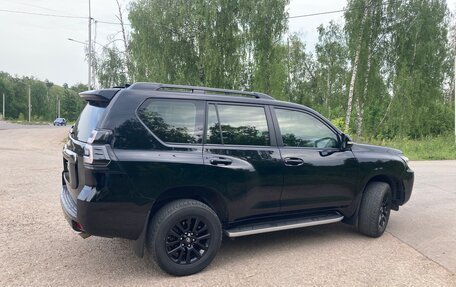 Toyota Land Cruiser Prado 150 рестайлинг 2, 2021 год, 6 500 000 рублей, 10 фотография