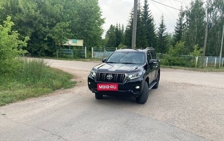 Toyota Land Cruiser Prado 150 рестайлинг 2, 2021 год, 6 500 000 рублей, 9 фотография