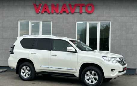 Toyota Land Cruiser Prado 150 рестайлинг 2, 2018 год, 5 250 000 рублей, 3 фотография