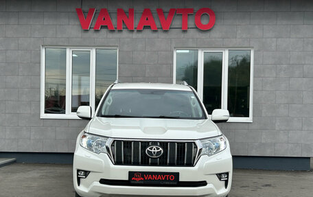 Toyota Land Cruiser Prado 150 рестайлинг 2, 2018 год, 5 250 000 рублей, 2 фотография