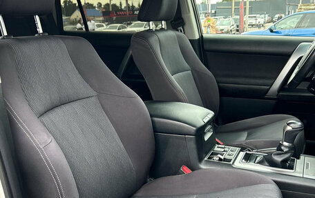 Toyota Land Cruiser Prado 150 рестайлинг 2, 2018 год, 5 250 000 рублей, 13 фотография