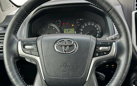 Toyota Land Cruiser Prado 150 рестайлинг 2, 2018 год, 5 250 000 рублей, 16 фотография