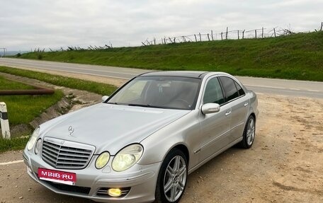 Mercedes-Benz E-Класс, 2005 год, 780 000 рублей, 4 фотография
