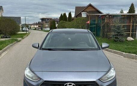Hyundai Solaris II рестайлинг, 2017 год, 1 115 000 рублей, 2 фотография