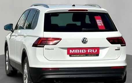 Volkswagen Tiguan II, 2017 год, 1 950 000 рублей, 6 фотография