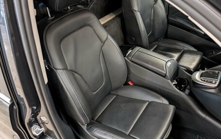 Mercedes-Benz V-Класс, 2022 год, 7 838 400 рублей, 24 фотография
