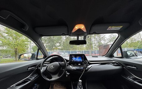 Toyota C-HR I рестайлинг, 2019 год, 2 300 000 рублей, 8 фотография