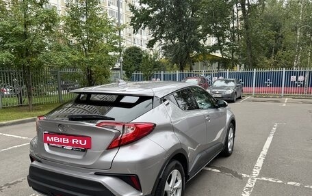 Toyota C-HR I рестайлинг, 2019 год, 2 300 000 рублей, 6 фотография