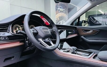 Audi Q7, 2024 год, 10 000 000 рублей, 13 фотография