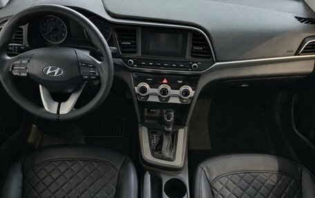 Hyundai Elantra VI рестайлинг, 2018 год, 1 350 000 рублей, 10 фотография