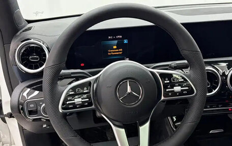 Mercedes-Benz A-Класс, 2022 год, 1 570 000 рублей, 10 фотография