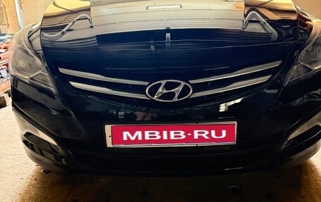 Hyundai Solaris II рестайлинг, 2015 год, 870 000 рублей, 1 фотография