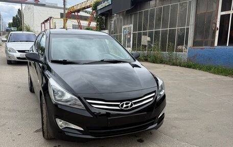 Hyundai Solaris II рестайлинг, 2015 год, 870 000 рублей, 5 фотография