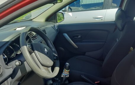 Renault Sandero II рестайлинг, 2015 год, 820 000 рублей, 1 фотография