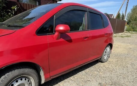 Honda Fit III, 2002 год, 270 000 рублей, 2 фотография