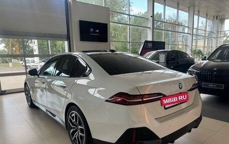 BMW 5 серия, 2025 год, 7 290 000 рублей, 9 фотография