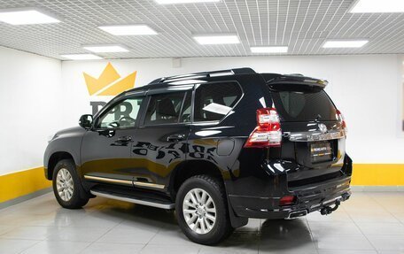 Toyota Land Cruiser Prado 150 рестайлинг 2, 2015 год, 3 699 000 рублей, 4 фотография